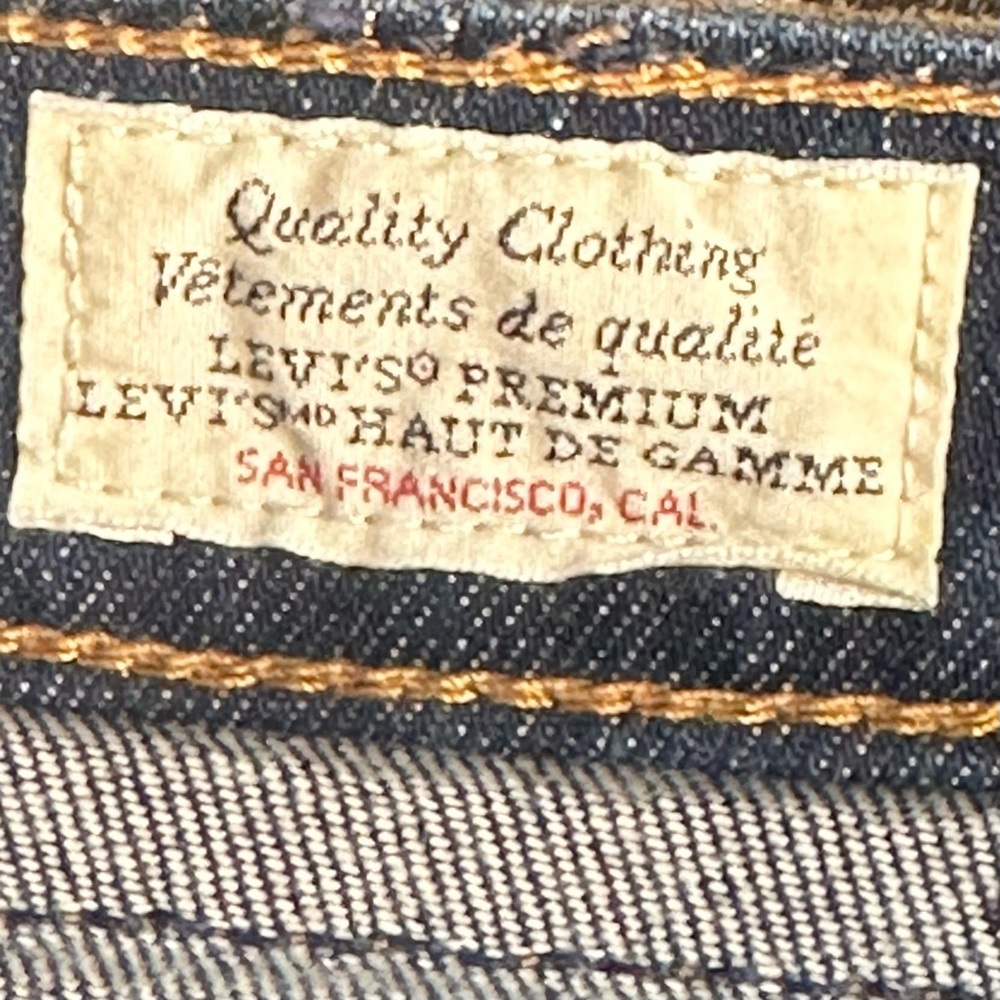 🔴 SOLD- Levi’s Ribcage High Rise Button Fly Cut Off Denim Shorts Distressed - Picture 3 of 11